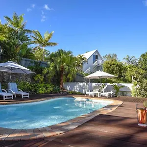 Ninderry Manor Luxury Retreat Bed & Breakfast